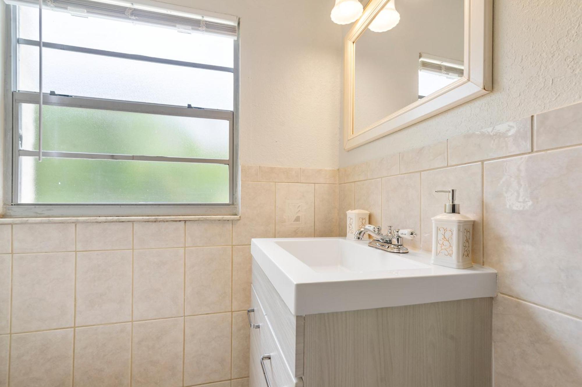 Chic Downtown Vacation Home And Guest Home 웨스트 팜 비치 외부 사진